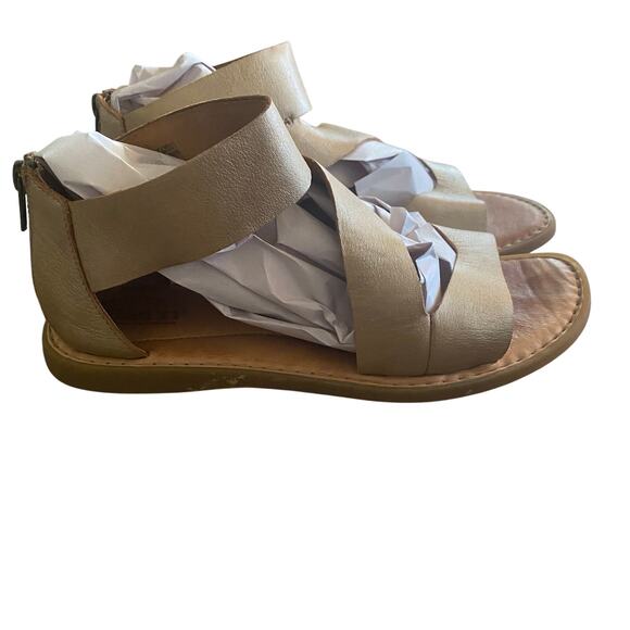 Born BR0018310 Gold Leather Gladiator Sandals Zip Back Women’s 9M Comfort Casual - Picture 3 of 8